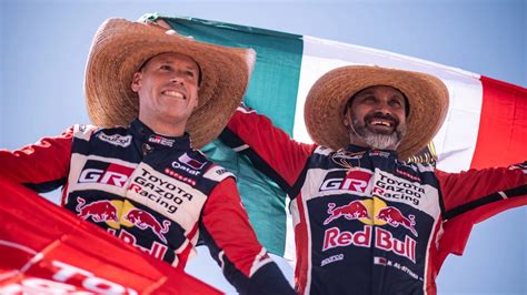 Nasser Al Attiyah Y Mathieu Baumel A Bordo De Una Hilux De Toyota Ganan