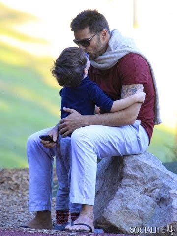 Ricky Martin Porta I Figli Al Parco Gay It