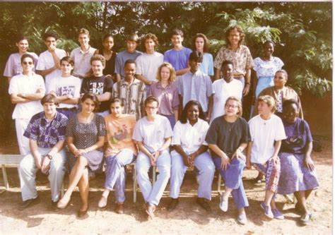 Photo de classe 1 ère Ouaga de 1991 Lycée Saint exupéry Copains d avant