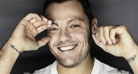 Tiziano Ferro chi è biografia carriera e vita privata del cantautore