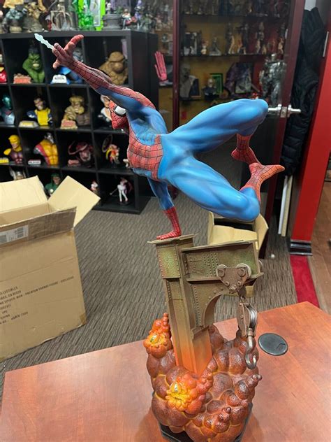 Sideshow Exclusive The Amazing Spider Man Premium Format Figure Marvel