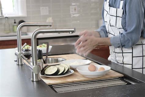 choose  kitchen sink faucets