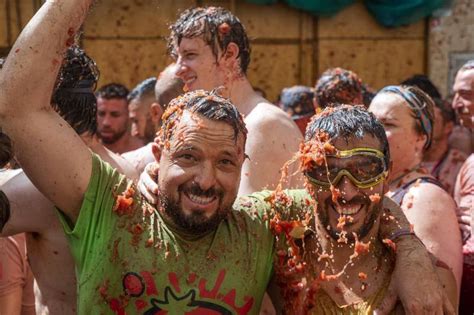 Fotos Vuelve La Fiesta Del Tomate A Las Calles De Bu Ol Tras Dos A Os