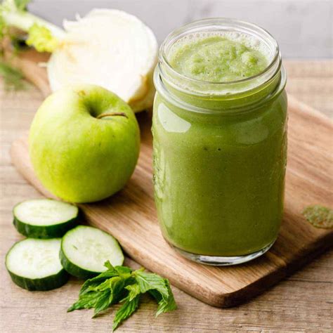 Apple and Glorious Greens Smoothie (Nourishing and Delicious) - Blender ...