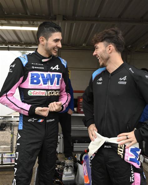 Esteban Ocon et Pierre Gasly avant le début de la saison 2024 avec