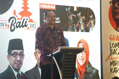 Kepala Badan Kesatuan Bangsa Dan Politik Provinsi Bali Lomba Baca