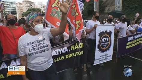 No Dia Do Servidor Público Manifestantes Protestam Contra Reforma