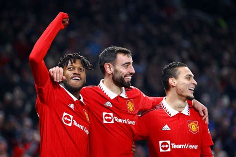 Fernandes And Fred Shine Player Ratings From Man United 2 0 Nottingham