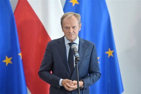 Donald Tusk bez wynagrodzenia za przywództwo w PO Zarabia w PE Wprost