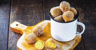 Receita Como Fazer Deliciosos Bolinhos De Chuva De Cenoura