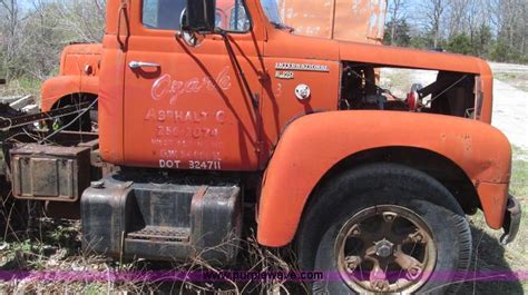 1963 International R190 Series R195 Semi Truck In Jefferson City Mo