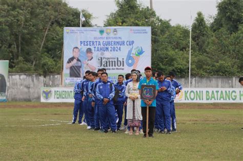 Bupati Tanjab Barat Hadiri Pembukaan Gubernur Cup Jambi Tahun