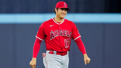 Shohei Ohtani Signs With Dodgers Two Way Superstar Joins L A Team On