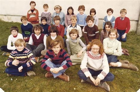 Photo De Classe CM2 De 1982 Ecole Romain Rolland Romilly Sur Seine