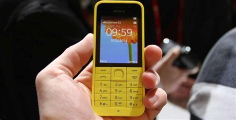 Nokia 220 Hands-On - SlashGear