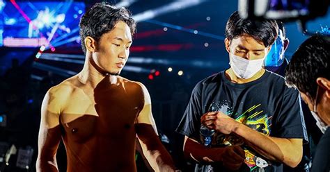 【rizin】朝倉海の勝因と朝倉未来の敗因は同じ？ なぜ弟は“フルスイング8連発”で勝ち、兄は三角絞めで失神したのか（4／4） 格闘技