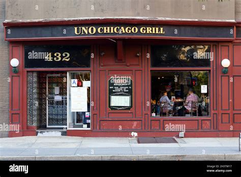 Uno Pizzeria Grill Columbus Ave New York Nyc Storefront Photo