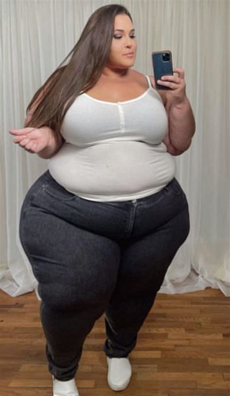 Boberry Jiggling Her Fat Ass R Boberrybbw