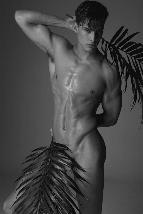 Justin Petzschke Naked For The Beautiful Men