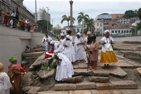 Marco da história da escravidão Cais do Valongo é reinaugurado após R