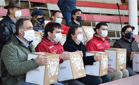 Empresas Entregar N Cerca De Mil Cajas De Alimentos Para Las