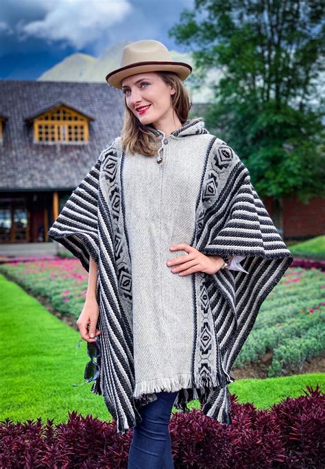 Alpaca Poncho From Ecuador Ponchos Y Ruanas Capas Ponchos