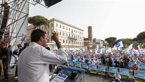 Salvini E La Lega In Piazza A Roma Obbligo Di Mascherine E Scontro Con