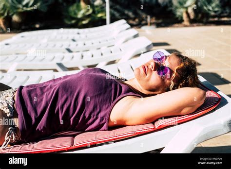 Purple Bikini Stockfotos Und Bilder Kaufen Alamy