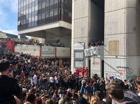 Tolbiac 2 000 Personnes Contre La Répression Et Pour La Convergence