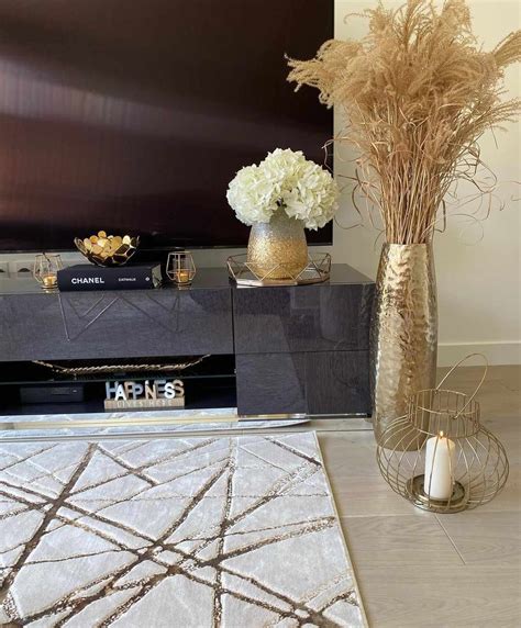 Large Floor Vase Decoration Ideas We Love For Any Space