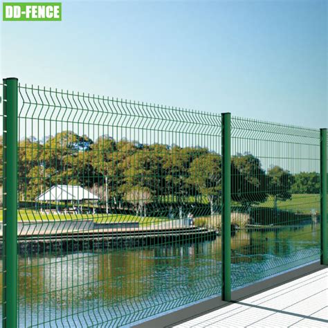 Chinese Supplier Powder Coated Curved Welded Wire Mesh Fence For Villa