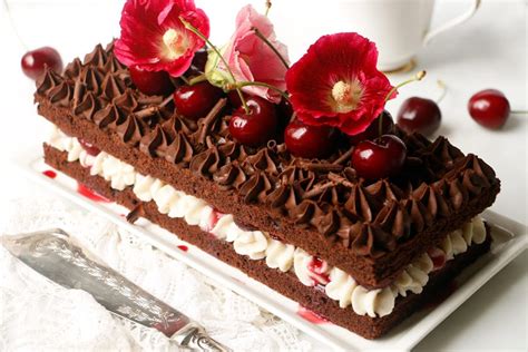 Black Forest Gateau (vegan & gluten-free) - Nirvana Cakery