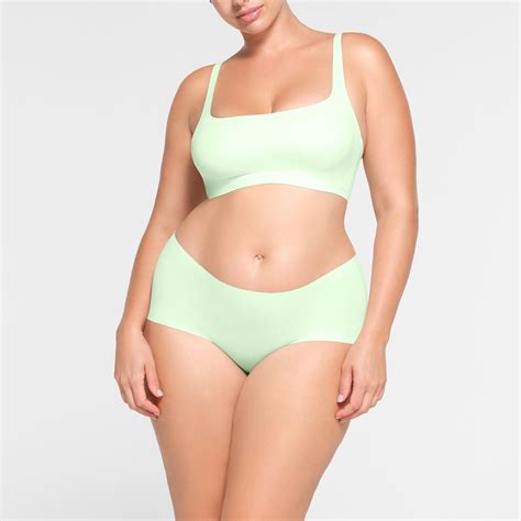 Skims Naked Scoop Bralette Honeydew Editorialist