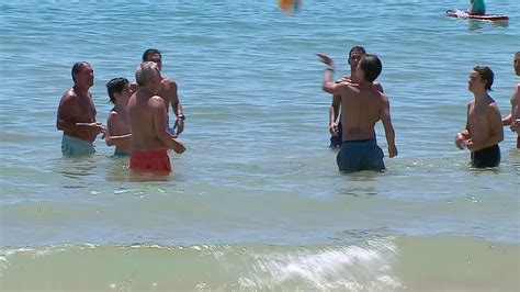 Agosto O M S Mais Turistas Portugueses E Algarve O Destino De