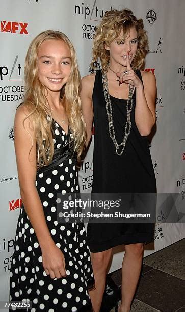 Hot Sexy Kelsey Batelaan Bikini Pics