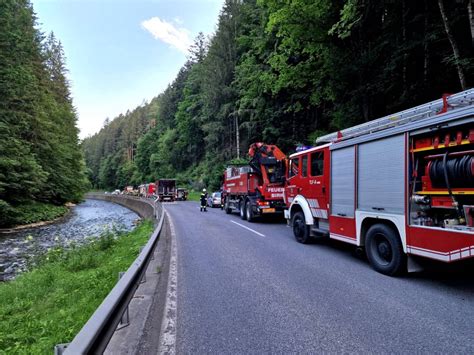 Bfv Weiz T Dlicher Verkehrsunfall Im Bezirk Weiz