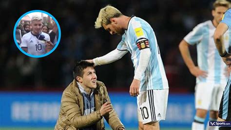 El hincha que se arrodilló ante Messi en Mendoza reveló qué le dijo el