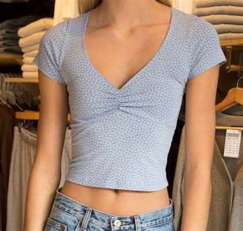 BRANDY MELVILLE GINA FLORAL TOP On Carousell