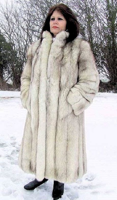 Pin By Inga Moroz On Walk Fox Coat Fox Fur Coat Fur Coat