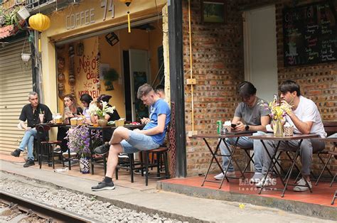 Hanoi Train Street Coffee SVietnam Travel