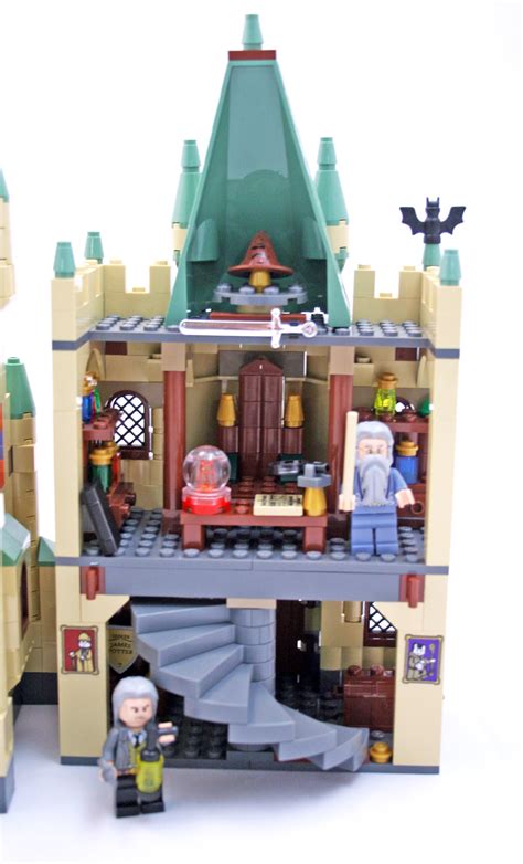 Hogwarts Castle - LEGO set #4842-1 (Building Sets > Harry Potter)