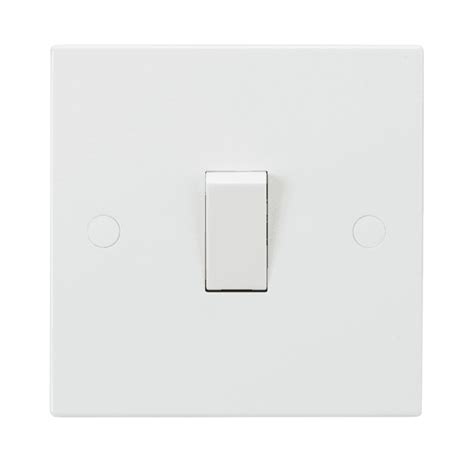 Square Edged G Way Switch White Knightsbridge Sn