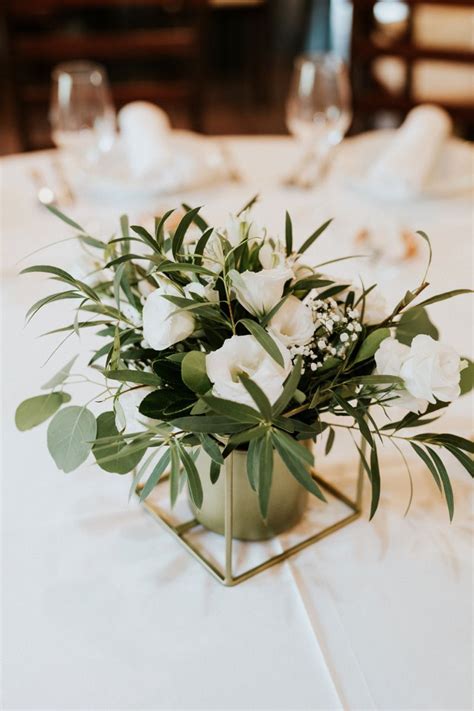 Round Table Centerpieces White Floral Centerpieces Wedding