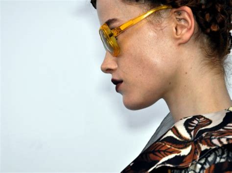 Beauty Look Rinascimentale Nel Backstage Di Antonio Marras PE 2016