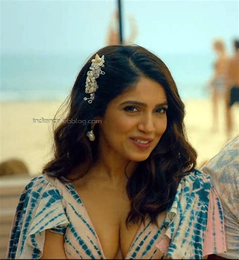 Bhumi Pednekar Govinda Naam Mera 13 Vicky Hot Cleavage Hd Caps