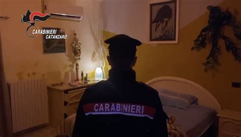 Favoreggiamento E Sfruttamento Della Prostituzione Tre Arresti Video