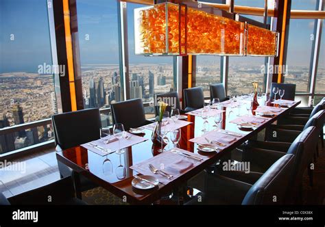 En Burj Chalifa Restaurante El Edificio Más Alto Y El Restaurante Más