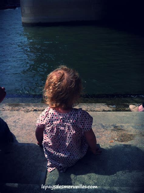 Ballade à Paris en bateau mouche - Le pays des merveilles