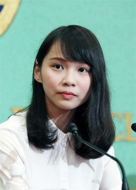 写真 「一生香港に戻らない」正式に指名手配へ“民主の女神”周庭さんのゆくえは？〈池上彰氏が解説〉 文春オンライン