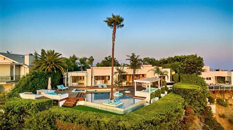 Beverly Hills Crest Estate | Luxury Retreats